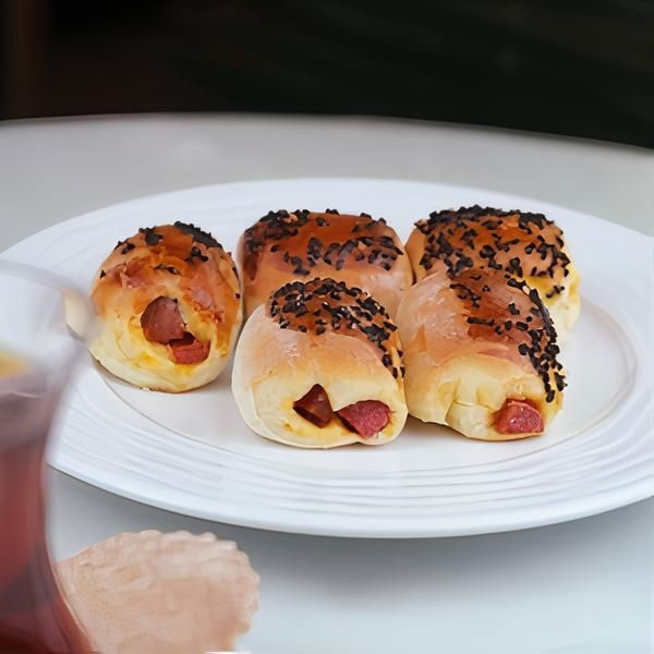 Sosisli Çörek
