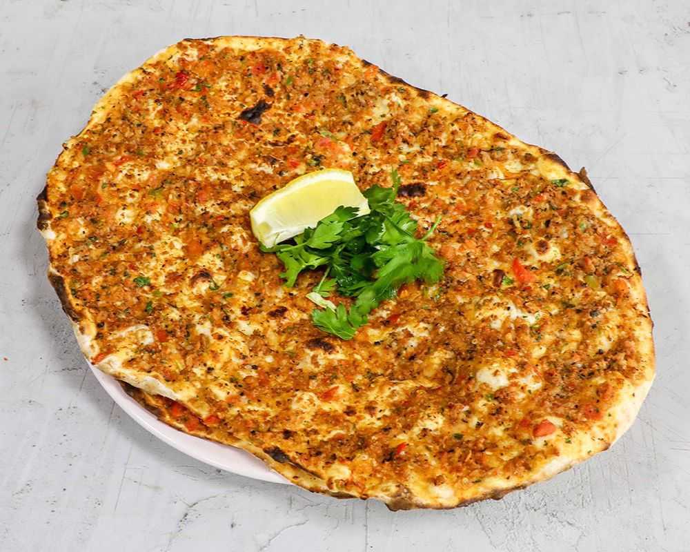 Kuşbaşılı Kaşarlı Lahmacun