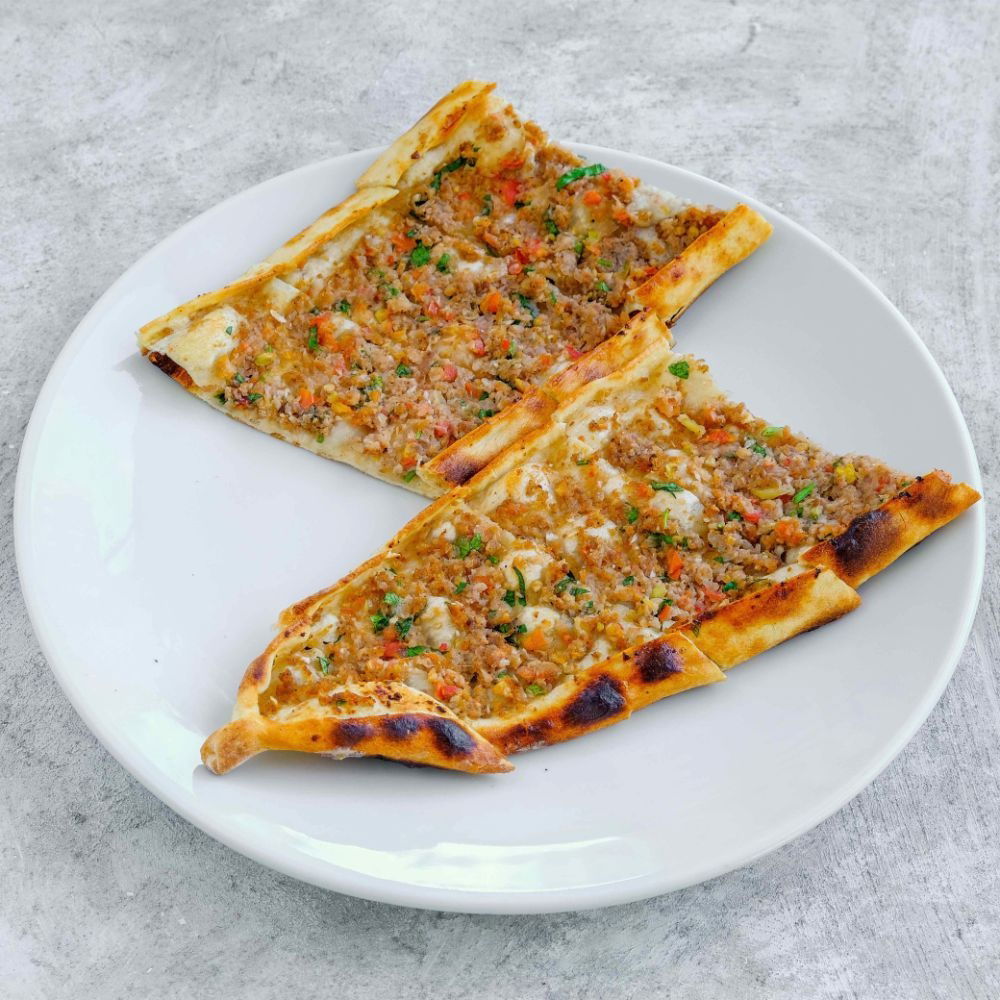 Kıymalı Mantarlı Pide