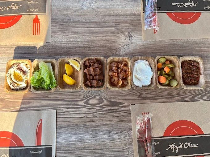 Mavera Cafe & Lounge