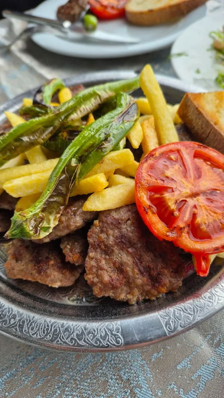 Fevzi Hoca Balık Köfte