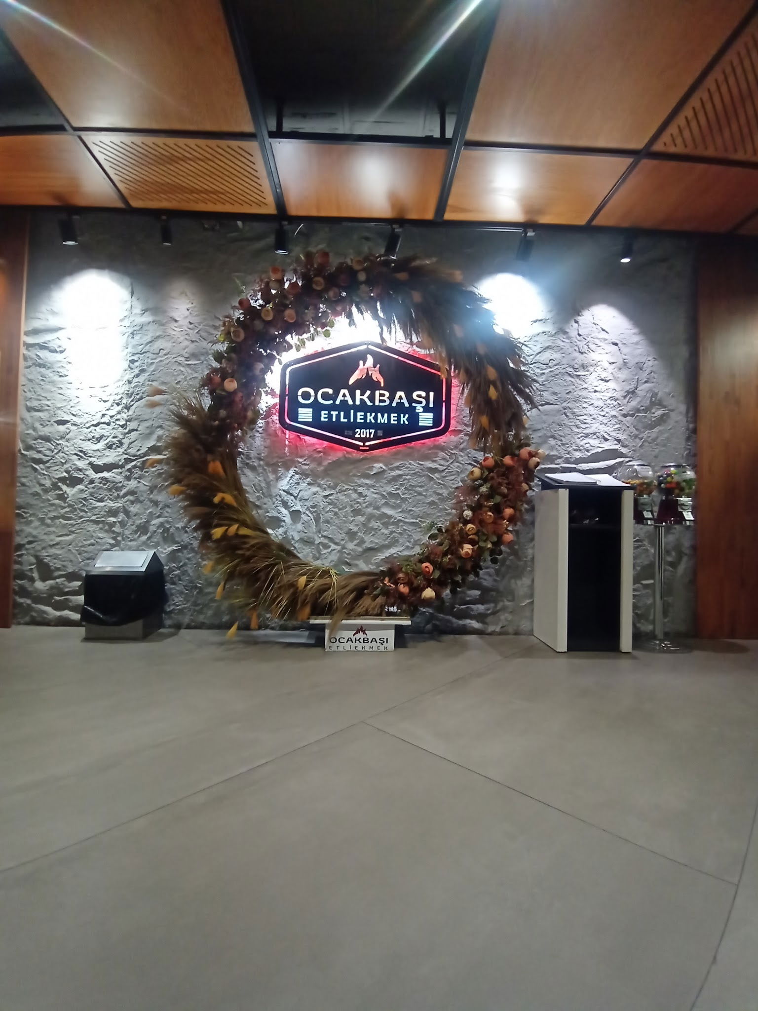 Ocakbaşı Etli Ekmek