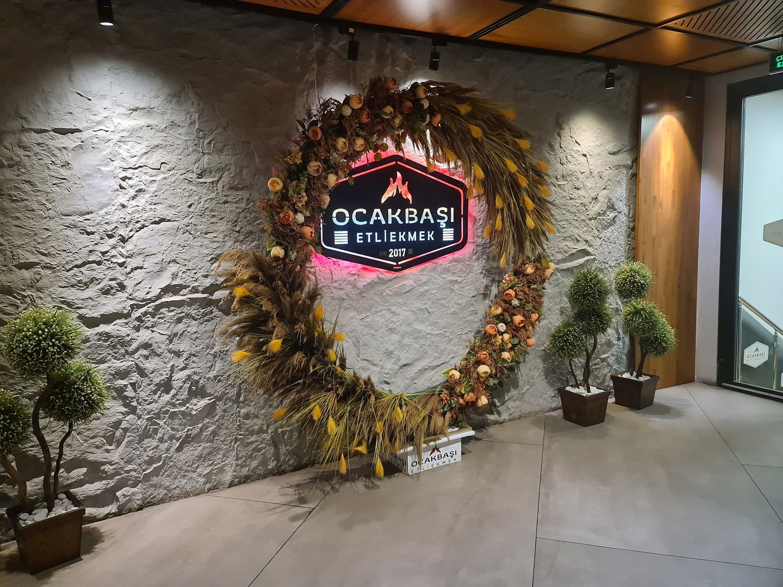 Ocakbaşı Etli Ekmek