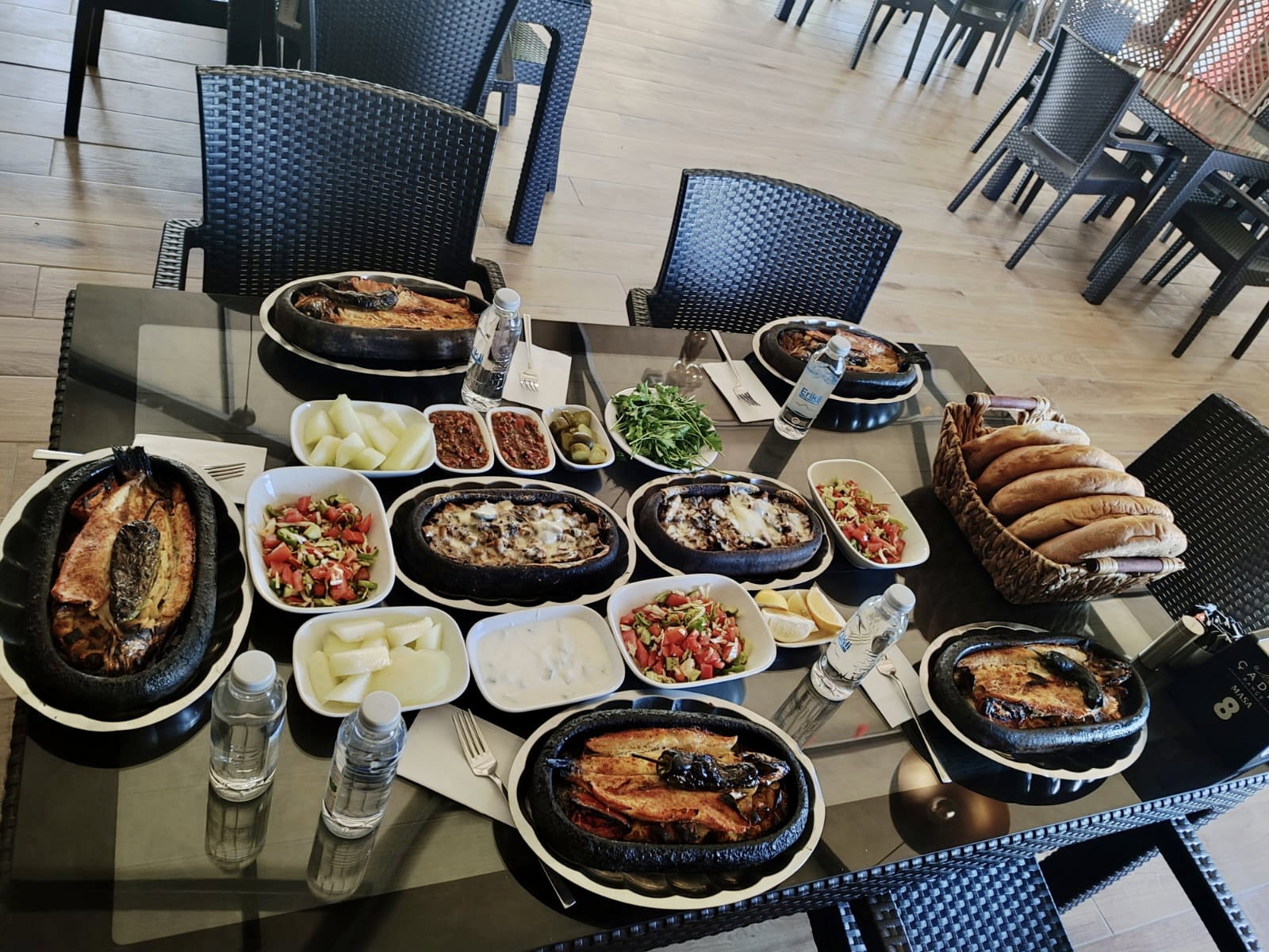 Eskil Çadır Bahçe Aile Balık-Izgara Restaurant