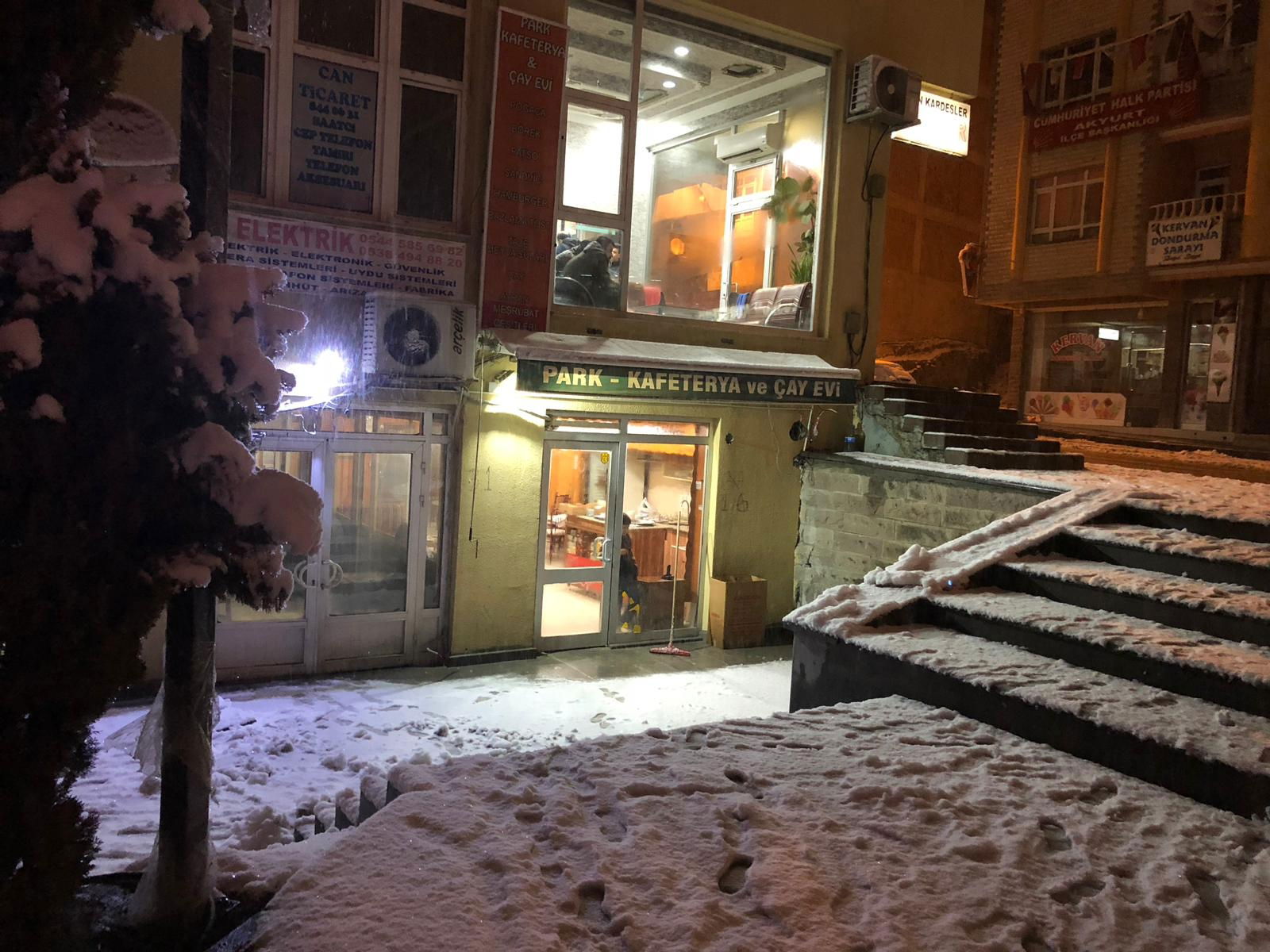 Park Kafeterya - Çay Evi̇