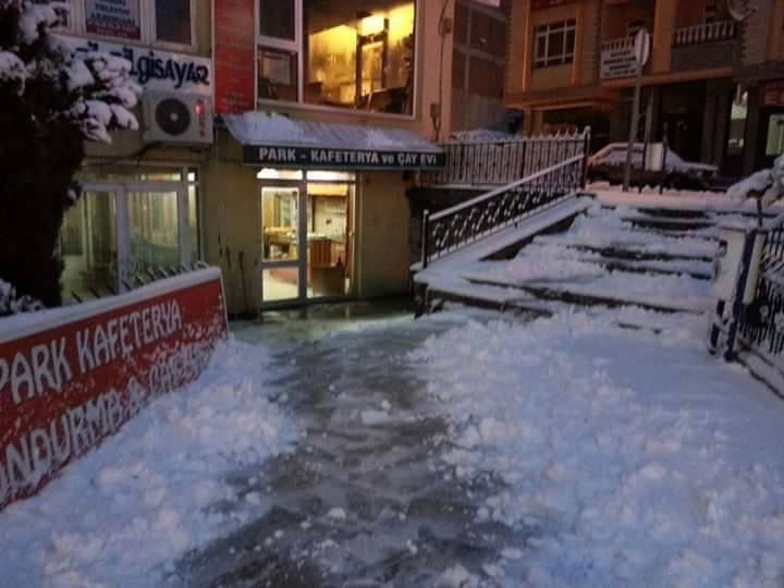 Park Kafeterya - Çay Evi̇