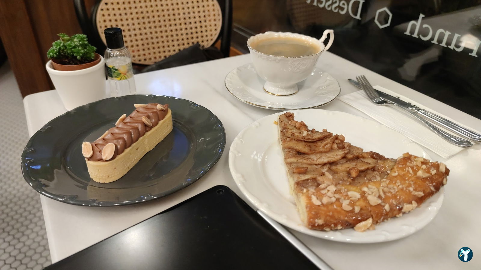 Tart Bakery Cafe