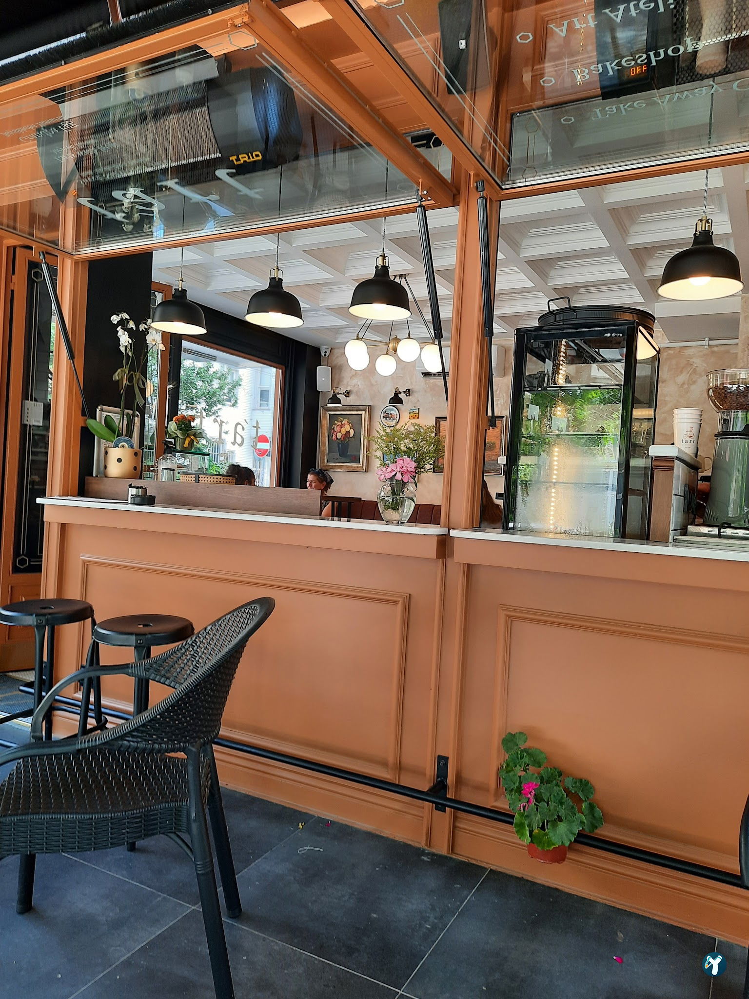 Tart Bakery Cafe