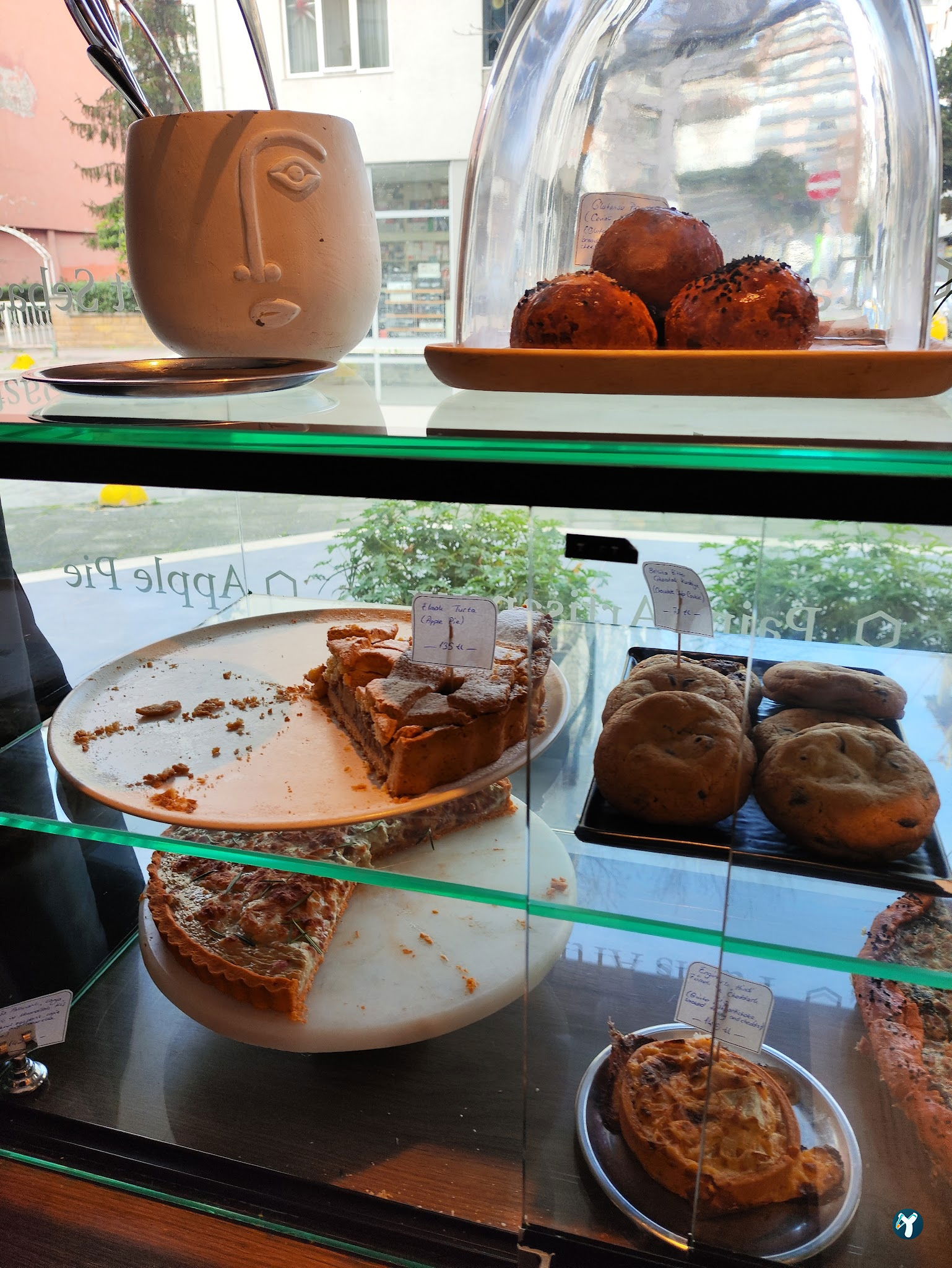 Tart Bakery Cafe