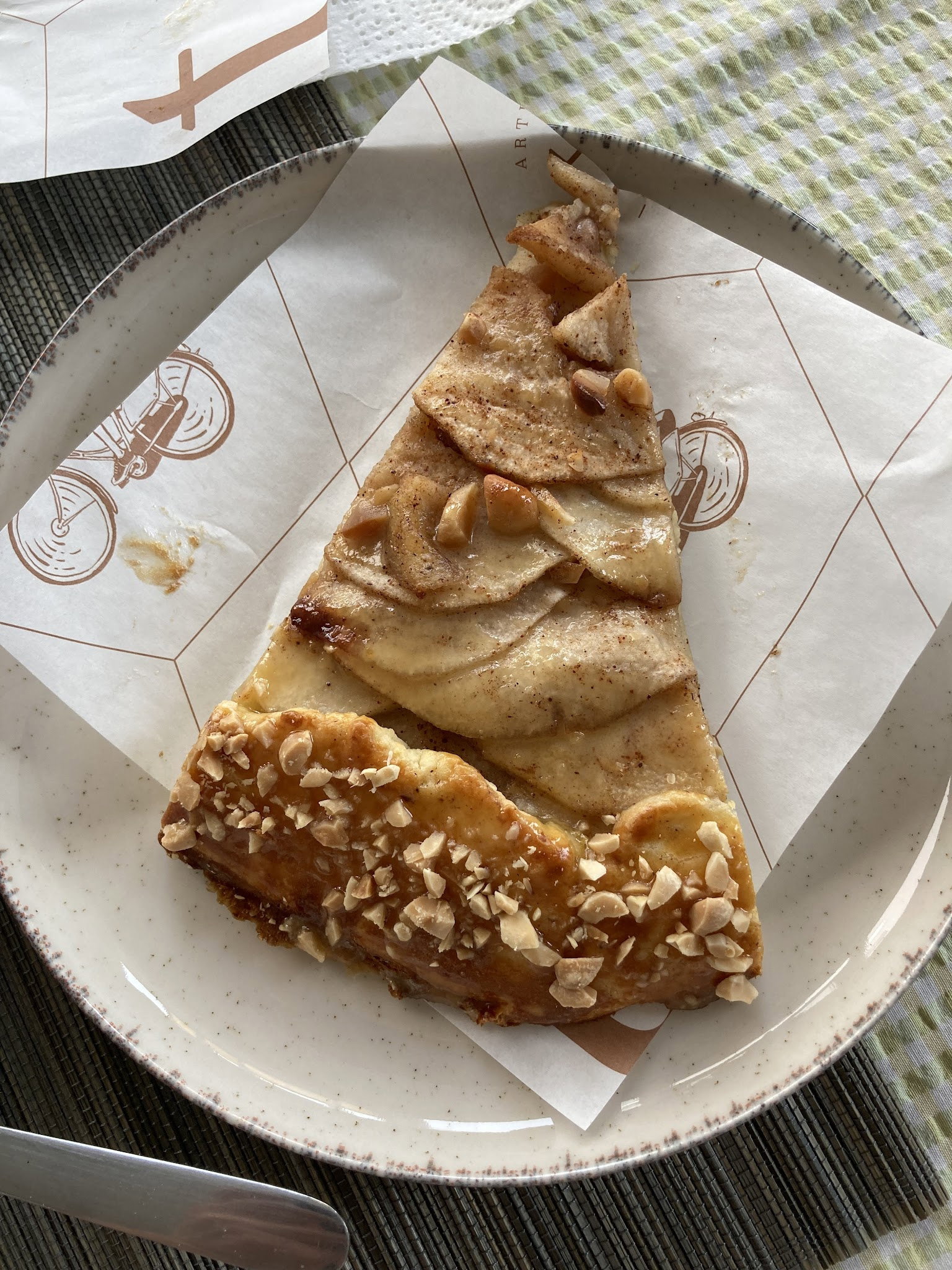 Tart Bakery Cafe