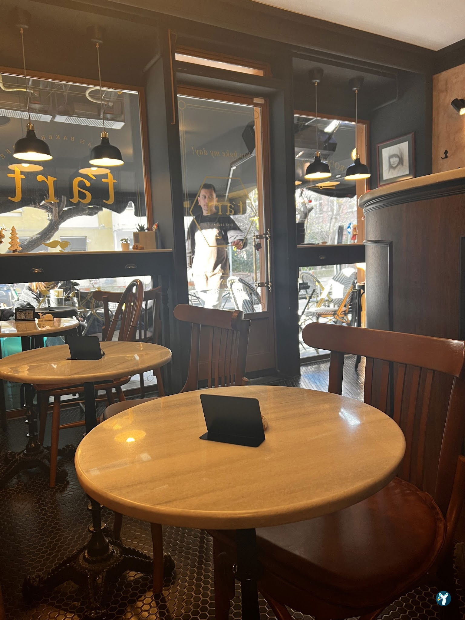 Tart Bakery Cafe