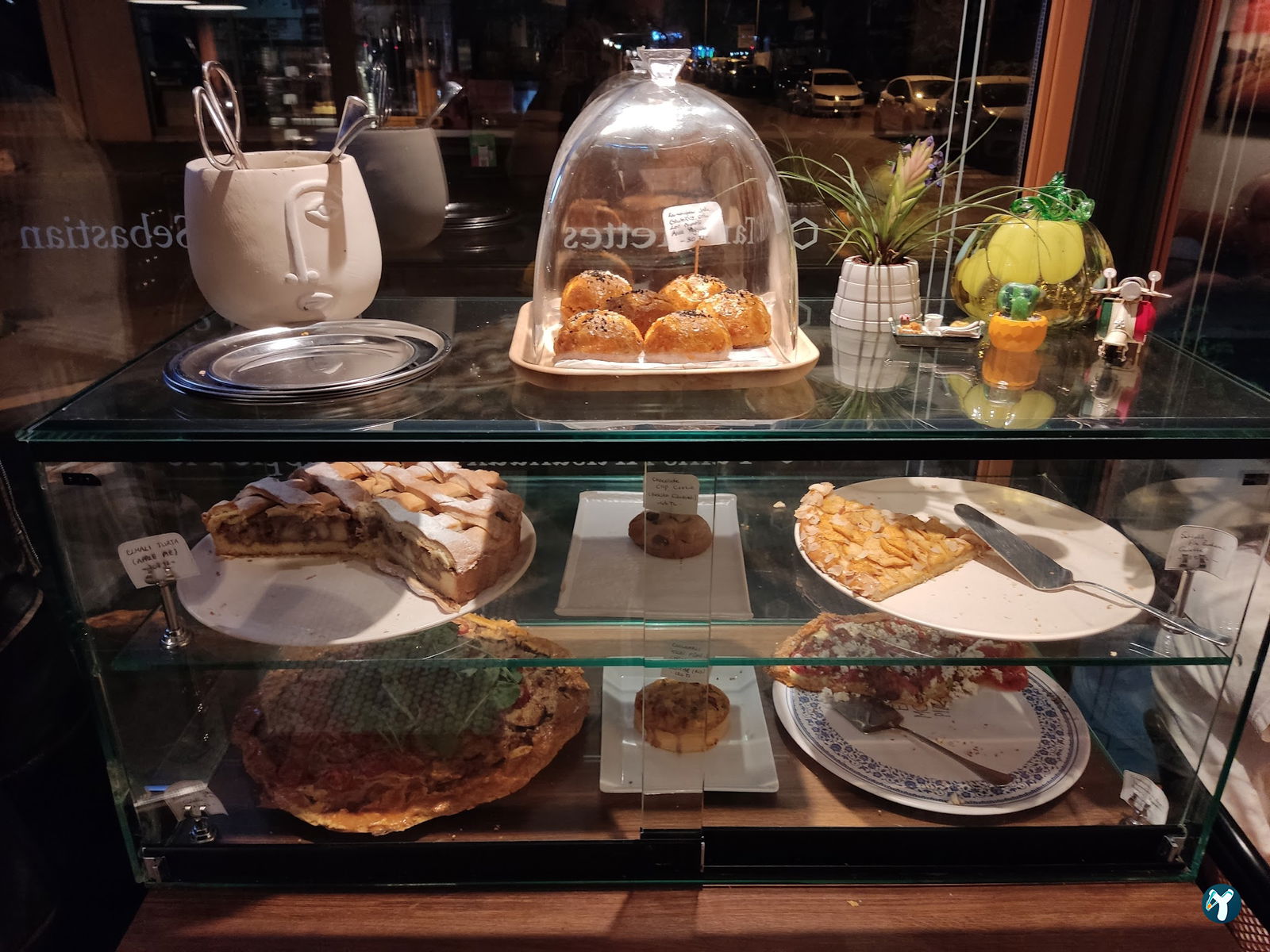 Tart Bakery Cafe