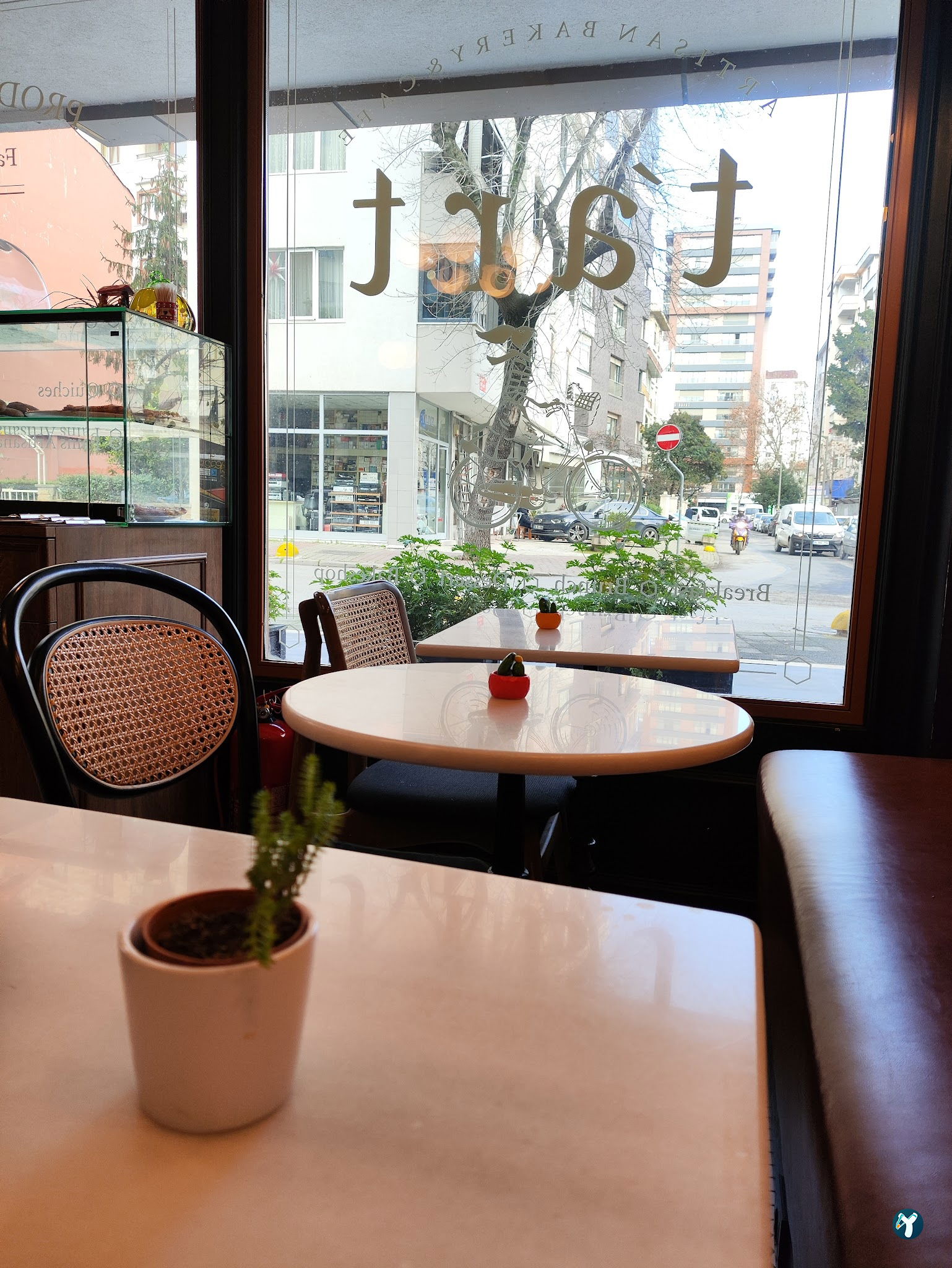 Tart Bakery Cafe