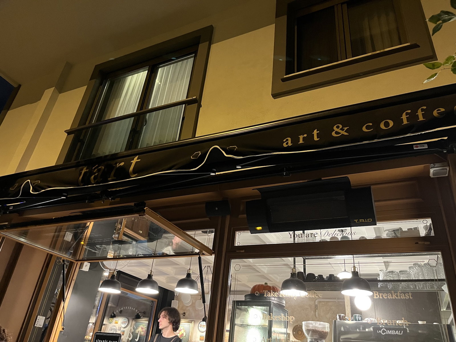 Tart Bakery Cafe