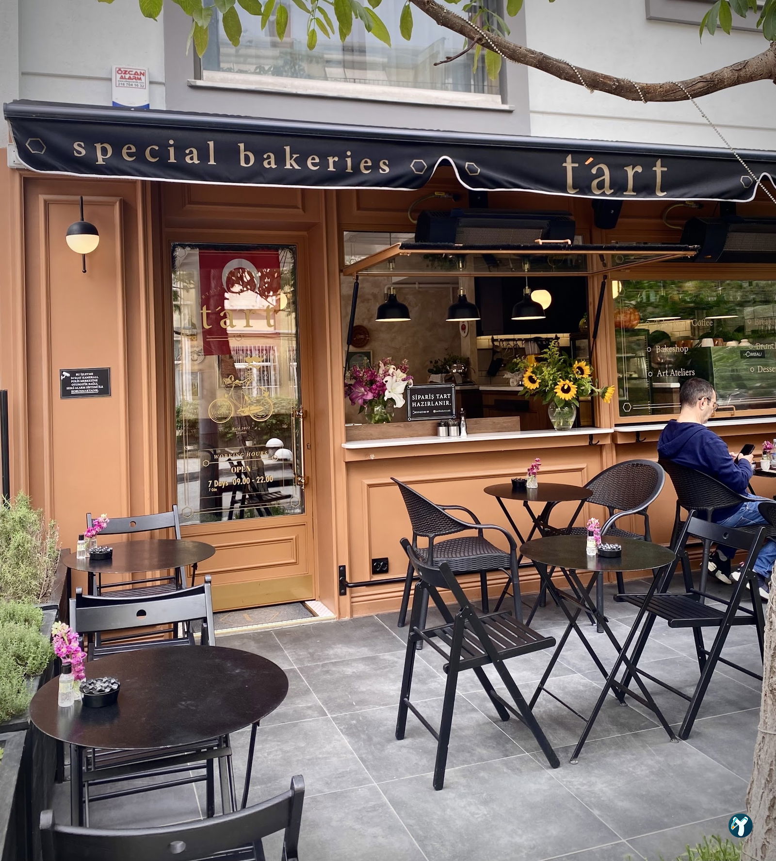 Tart Bakery Cafe