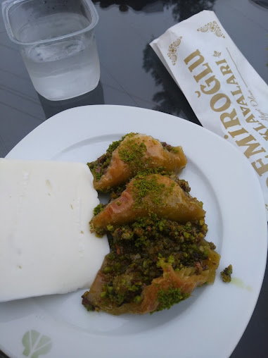 Tire Demiroğlu Baklavaları