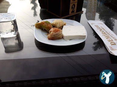 Tire Demiroğlu Baklavaları