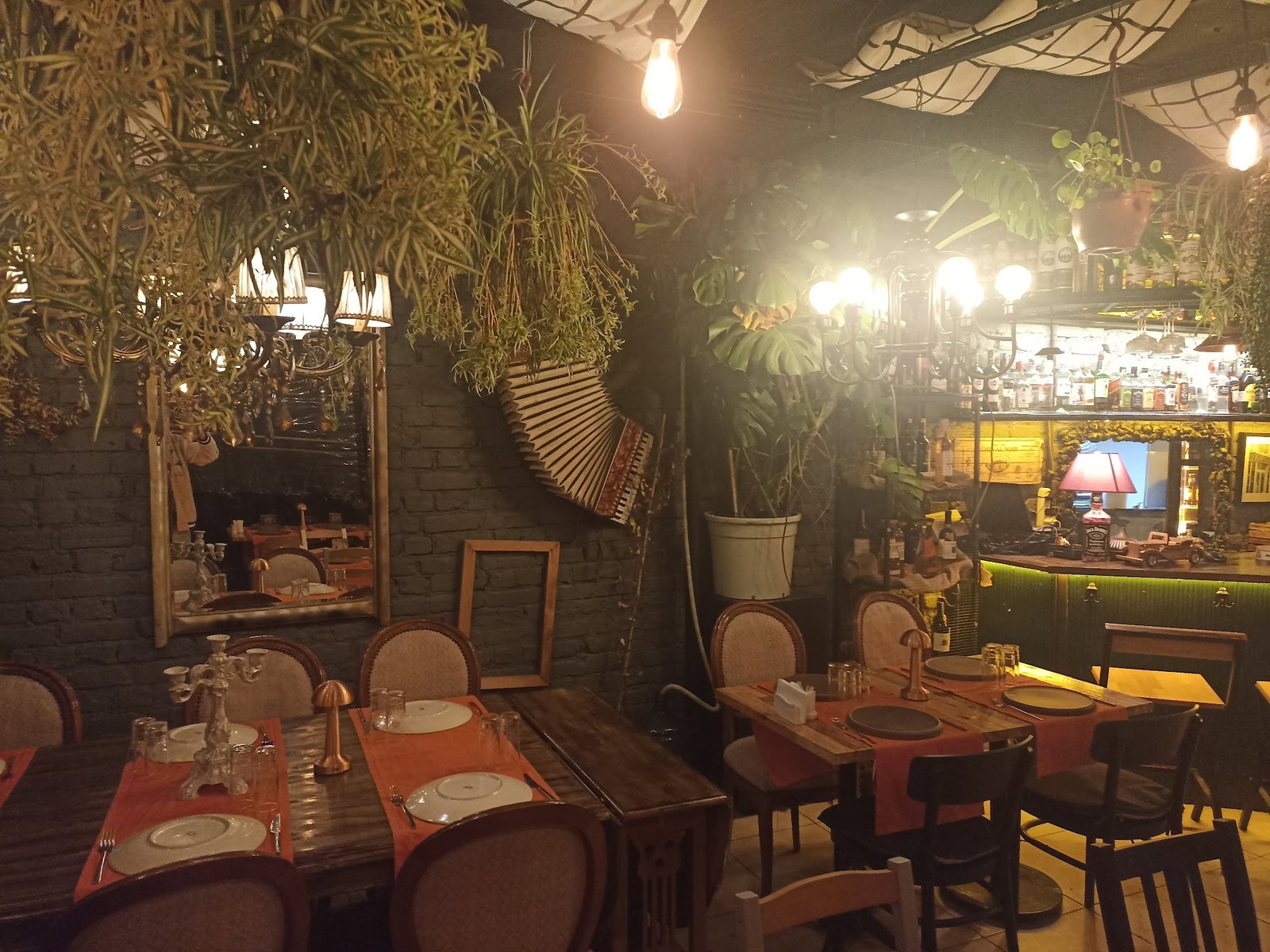 İzole Beyoğlu | Restaurant & Bar