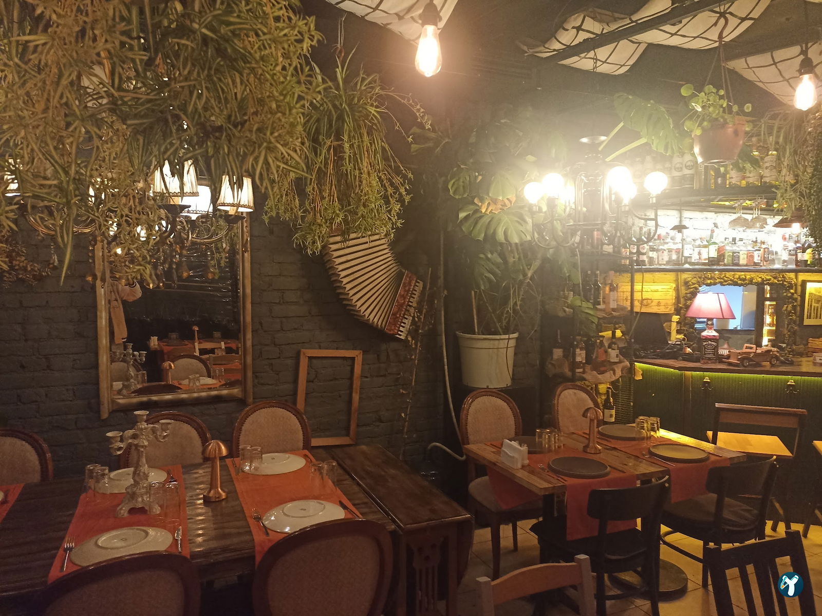 İzole Beyoğlu | Restaurant & Bar