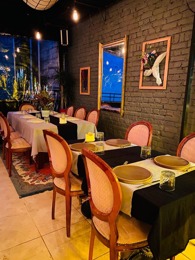İzole Beyoğlu | Restaurant & Bar