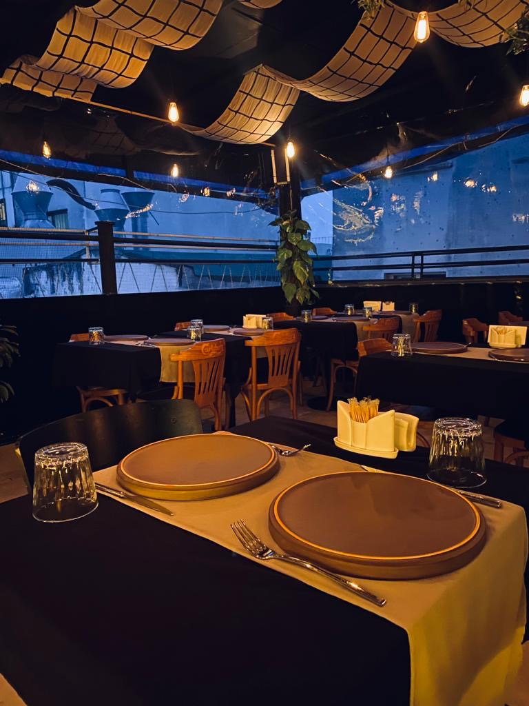 İzole Beyoğlu | Restaurant & Bar