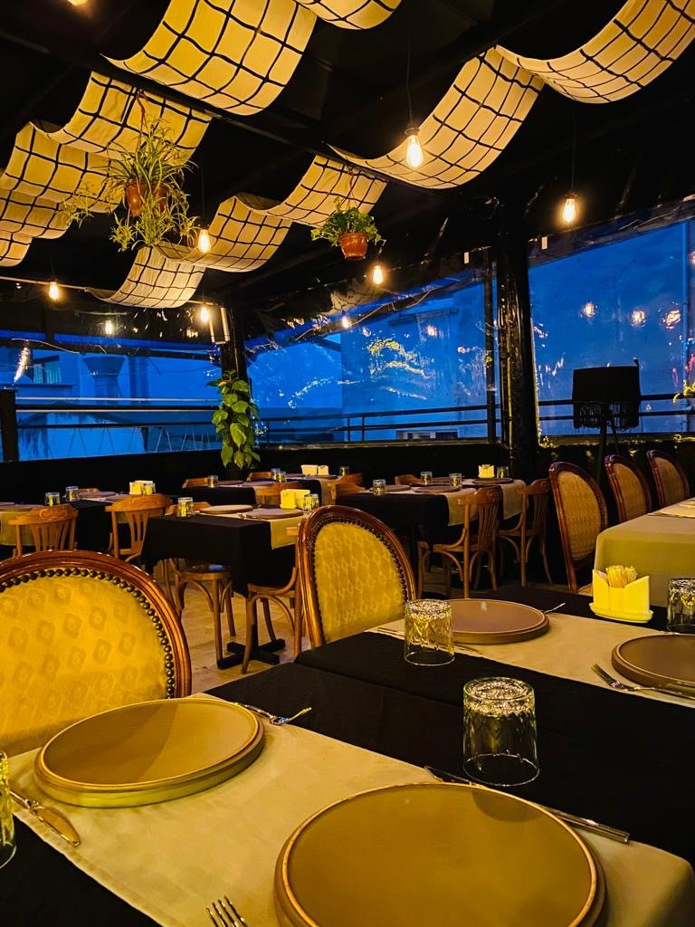 İzole Beyoğlu | Restaurant & Bar