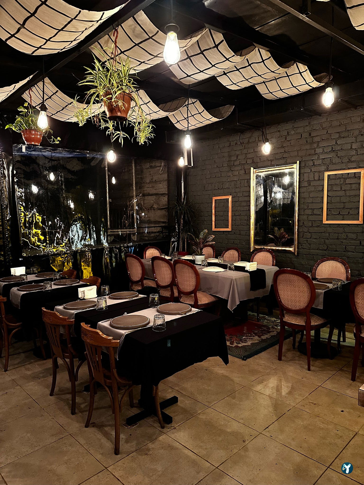 İzole Beyoğlu | Restaurant & Bar