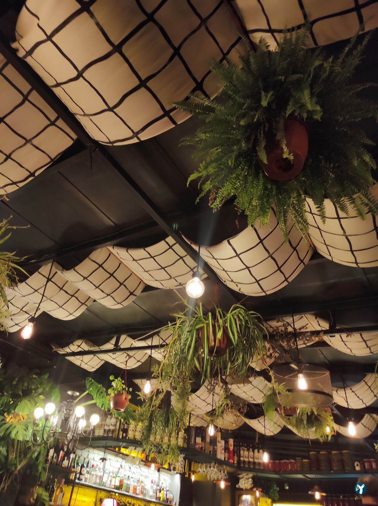 İzole Beyoğlu | Restaurant & Bar