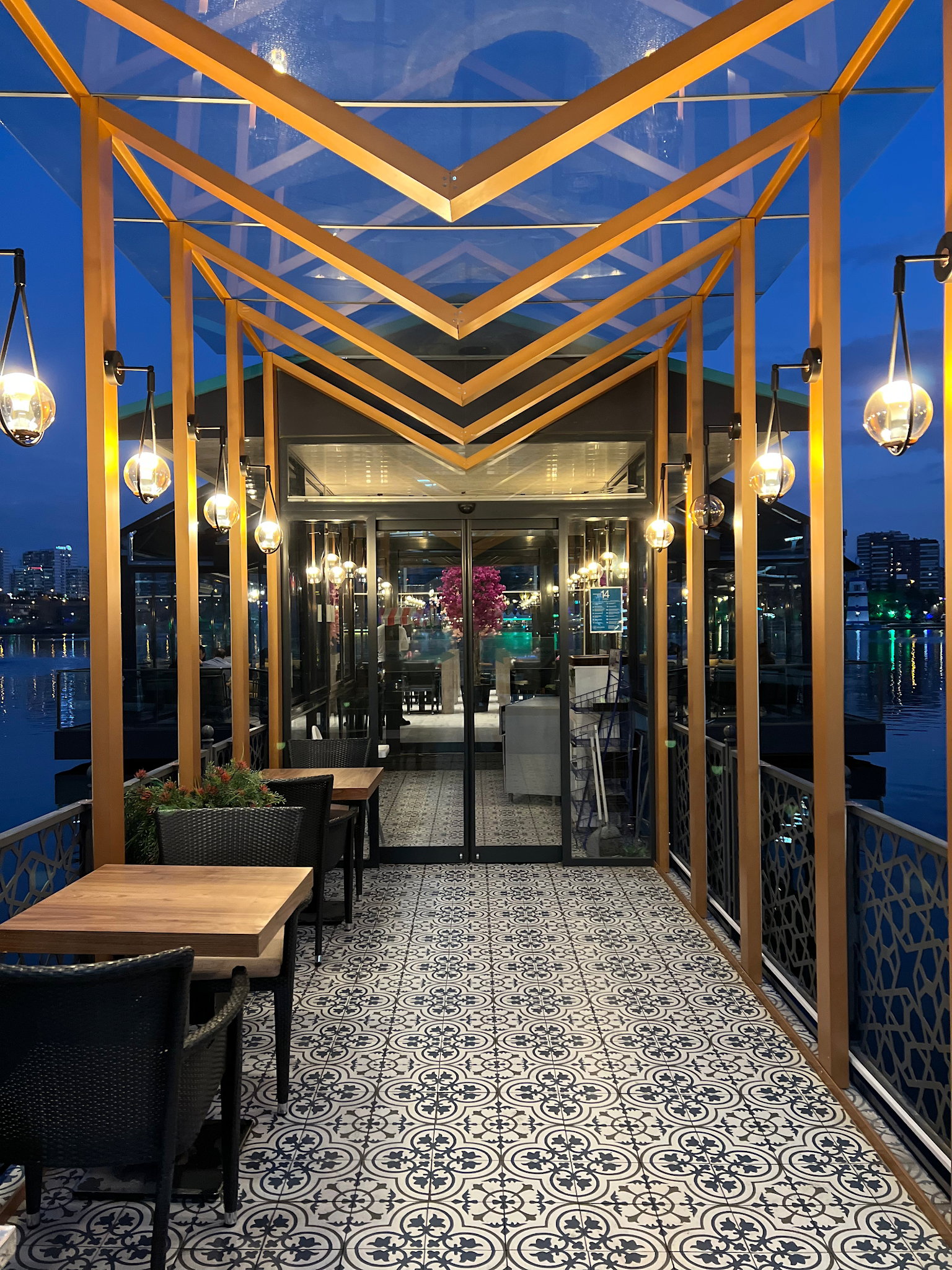 Mrada Cafe