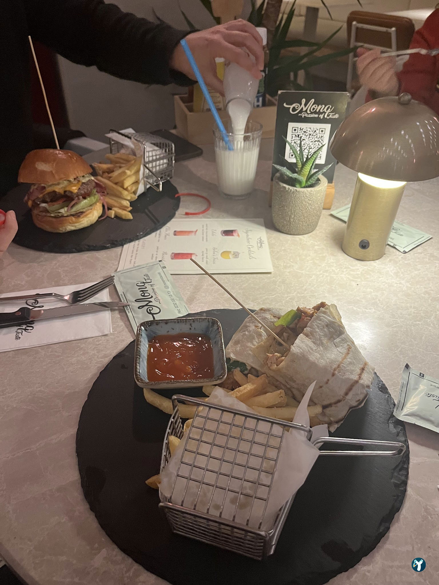 Monq Restoran