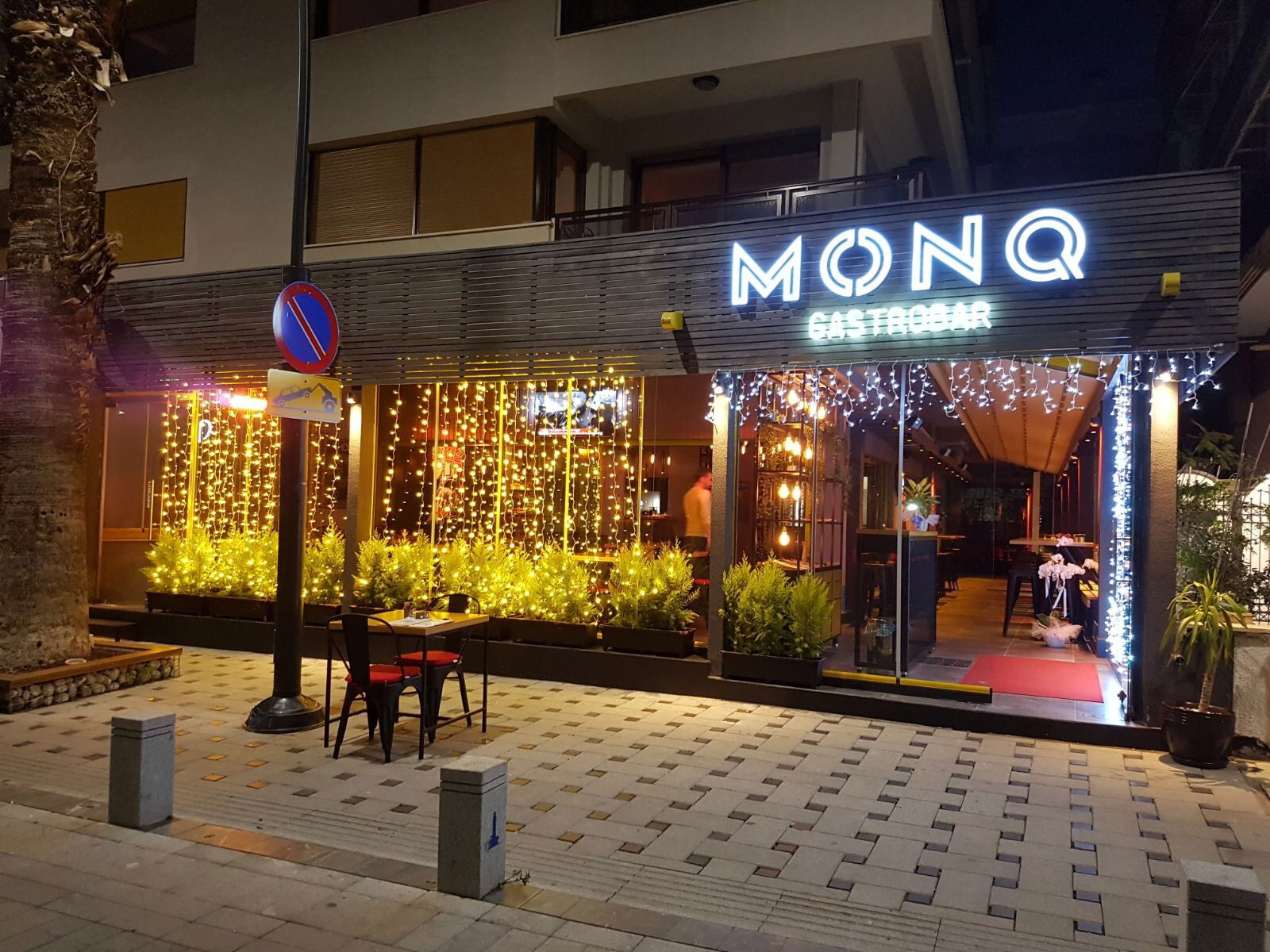 Monq Restoran