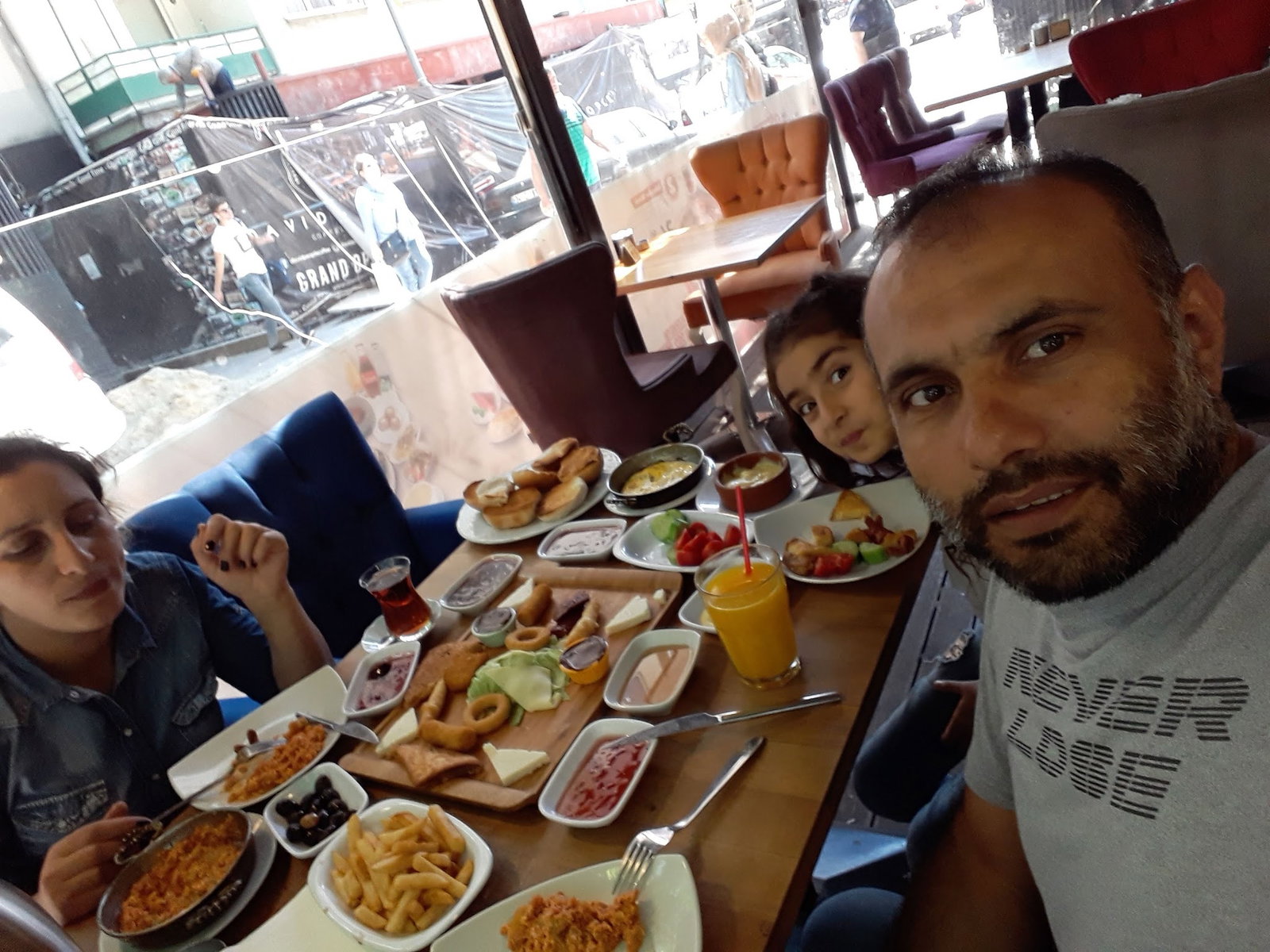 Cafe De La Rue