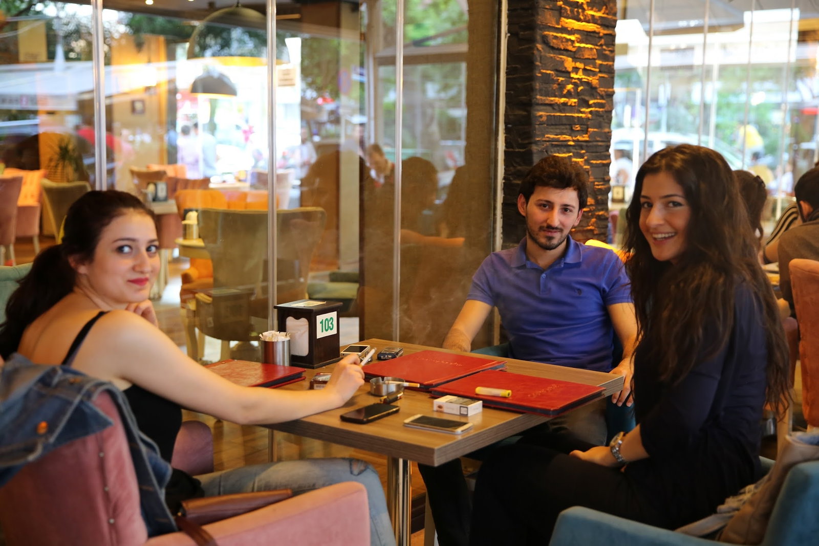 Cafe De La Rue
