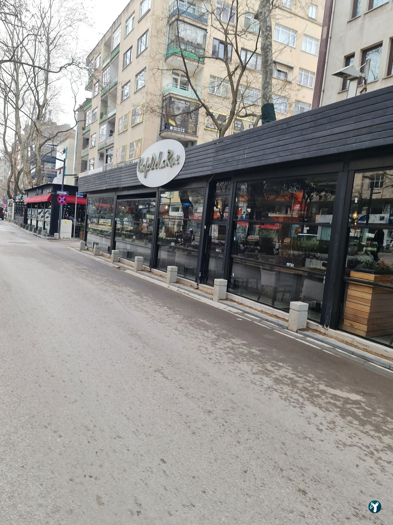 Cafe De La Rue
