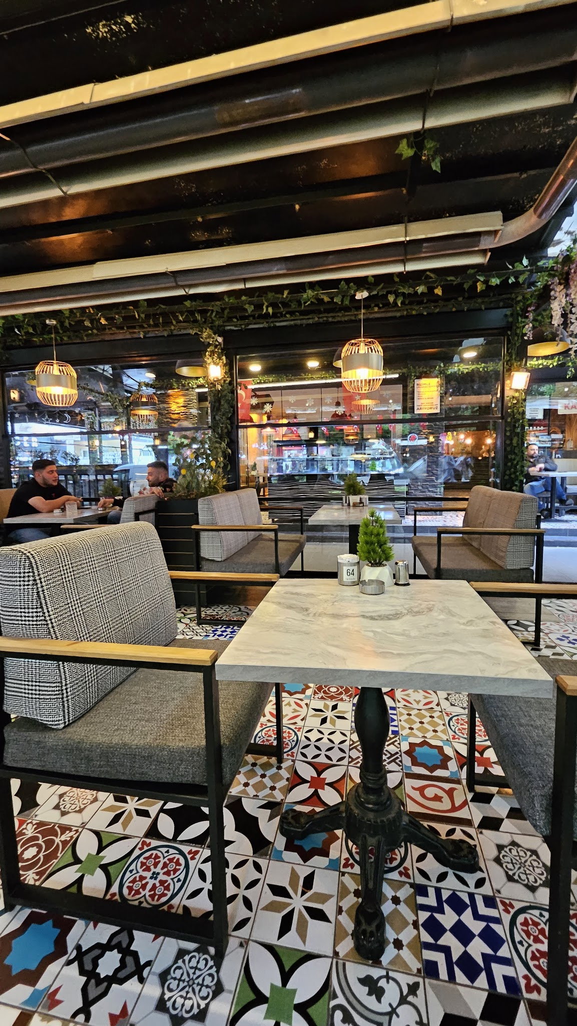 Cafe De La Rue