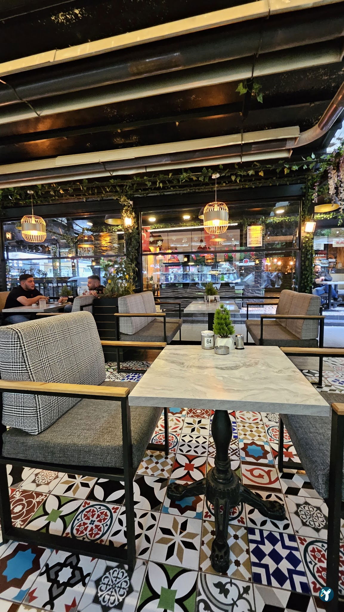 Cafe De La Rue