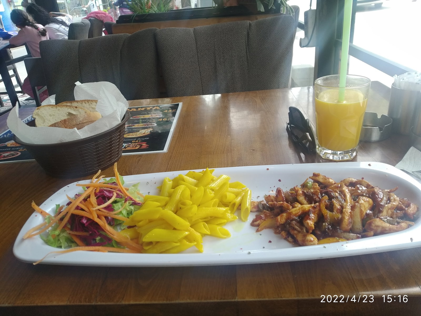 Cafe De La Rue