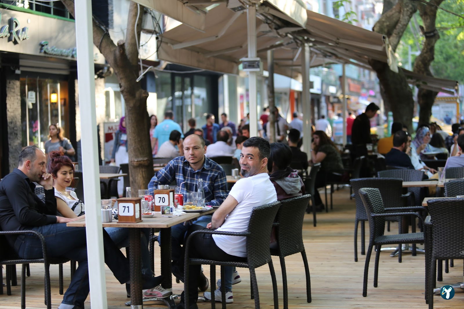 Cafe De La Rue