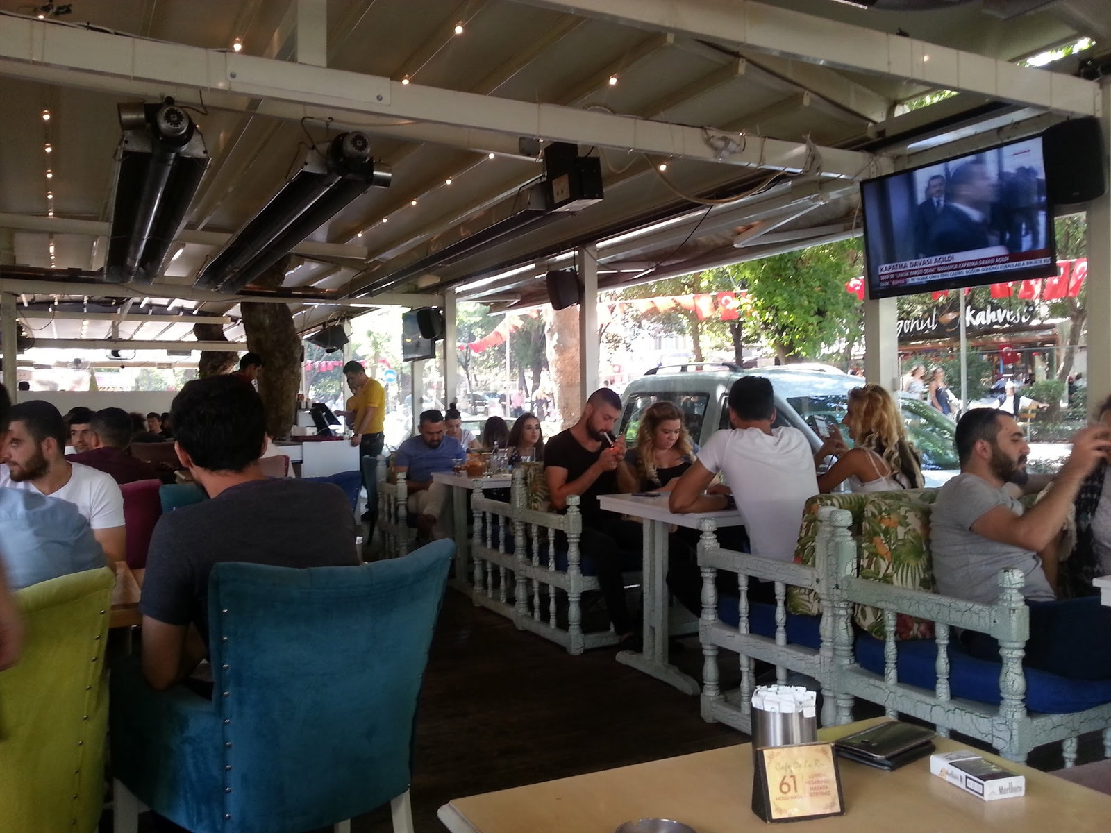 Cafe De La Rue