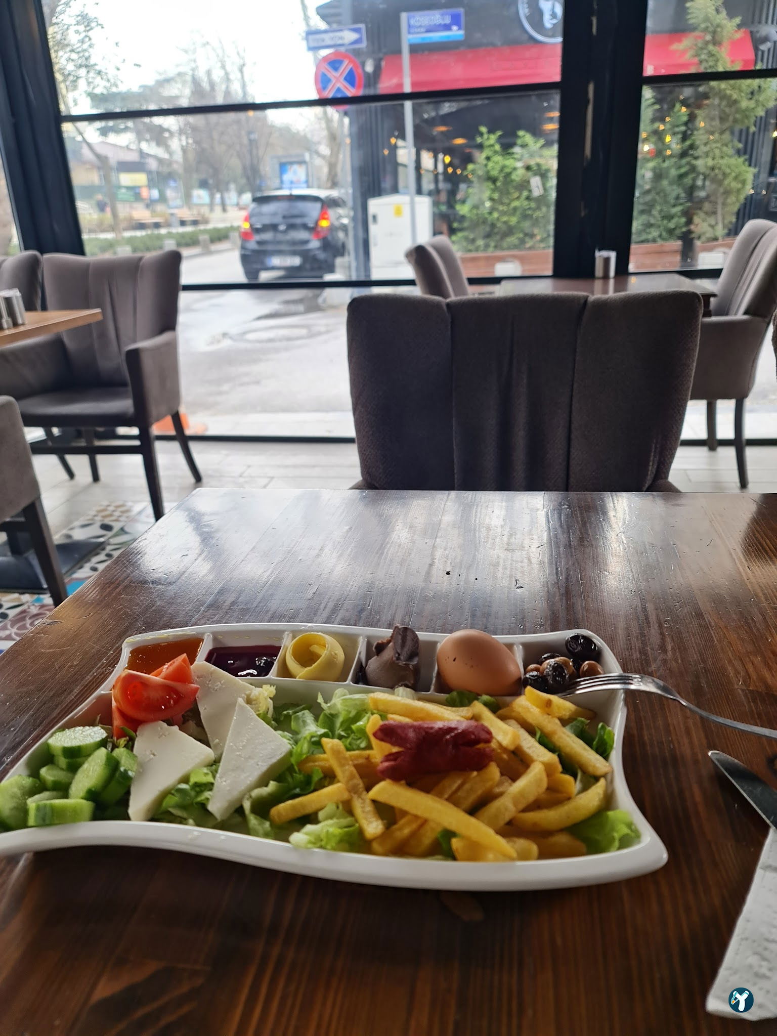 Cafe De La Rue