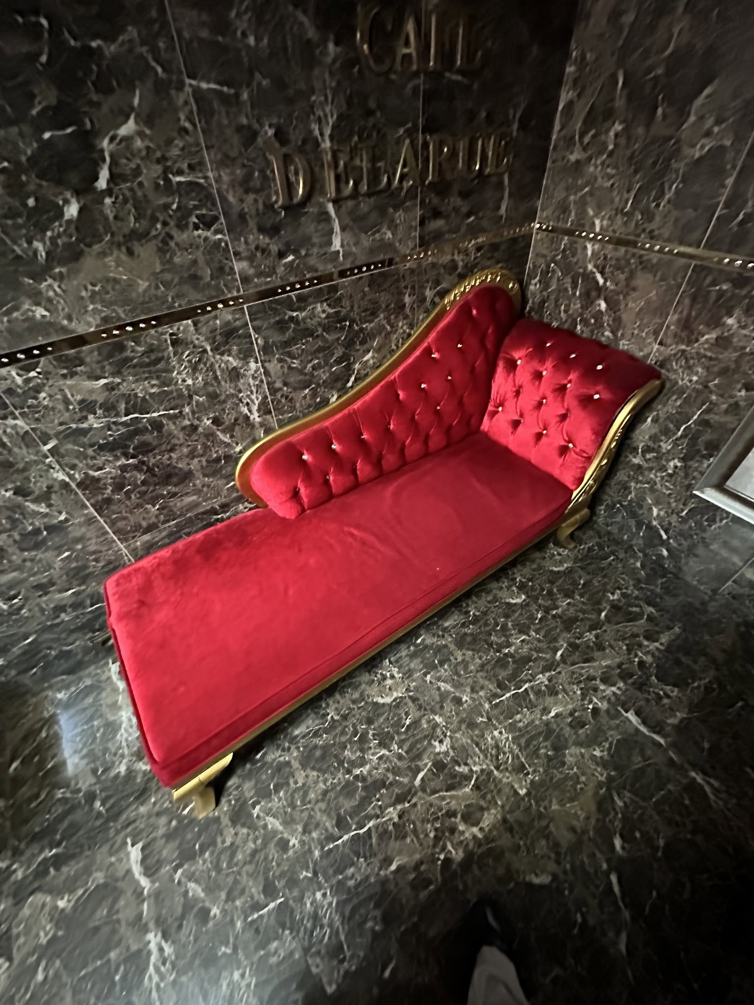 Cafe De La Rue
