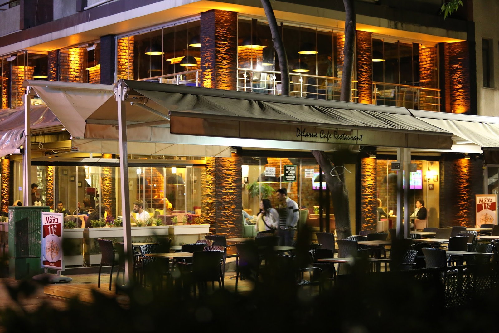 Cafe De La Rue