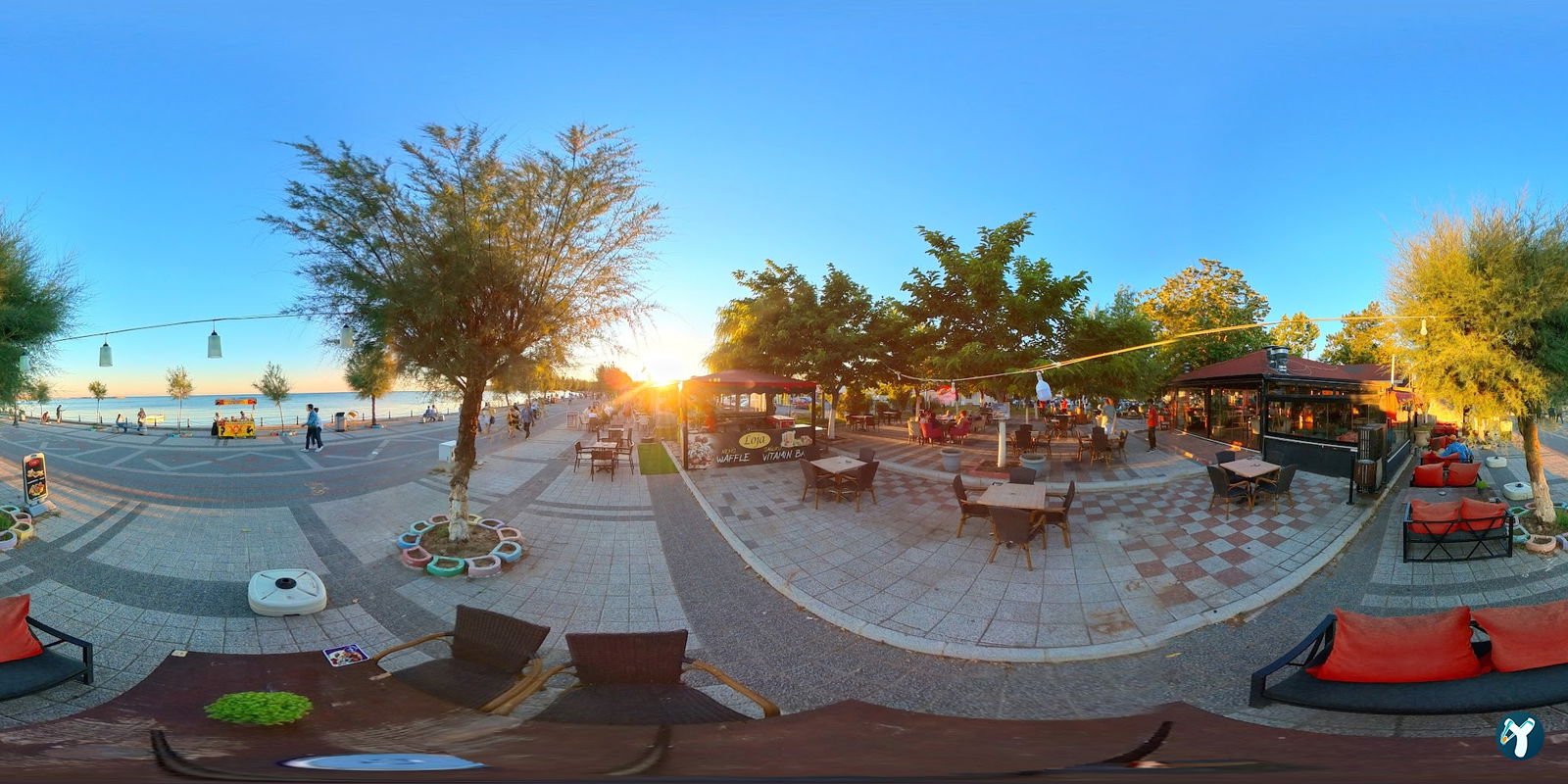 Loja Cafe & Restaurant