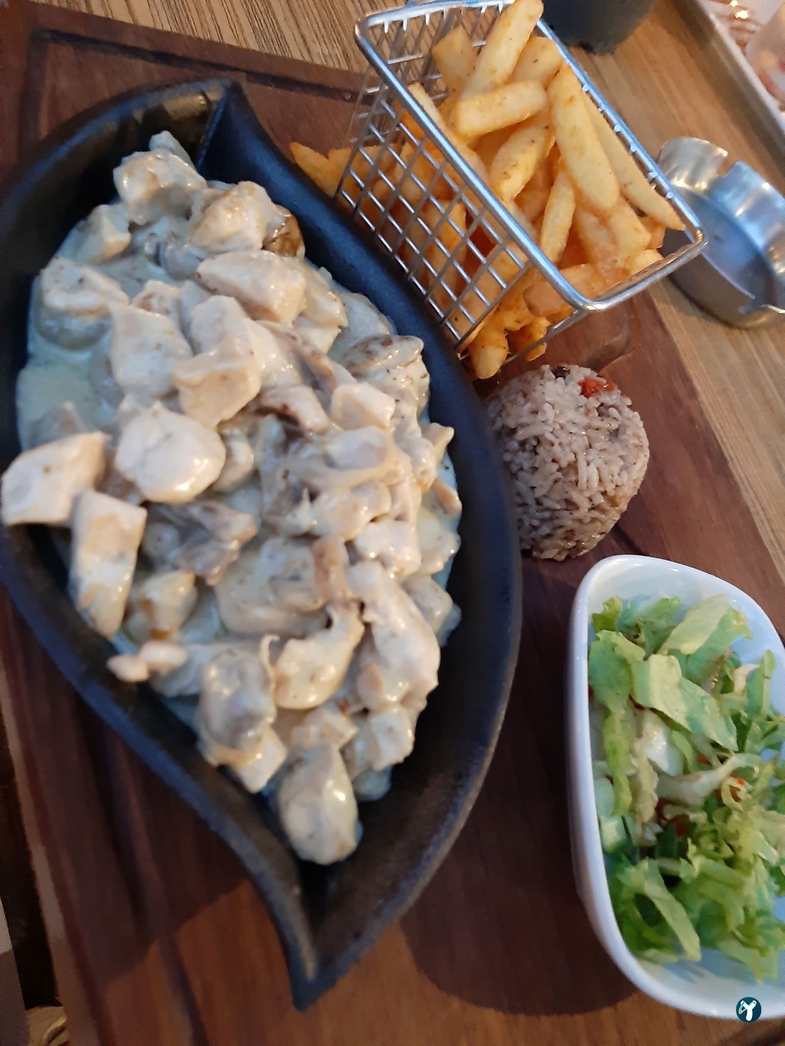 Loja Cafe & Restaurant