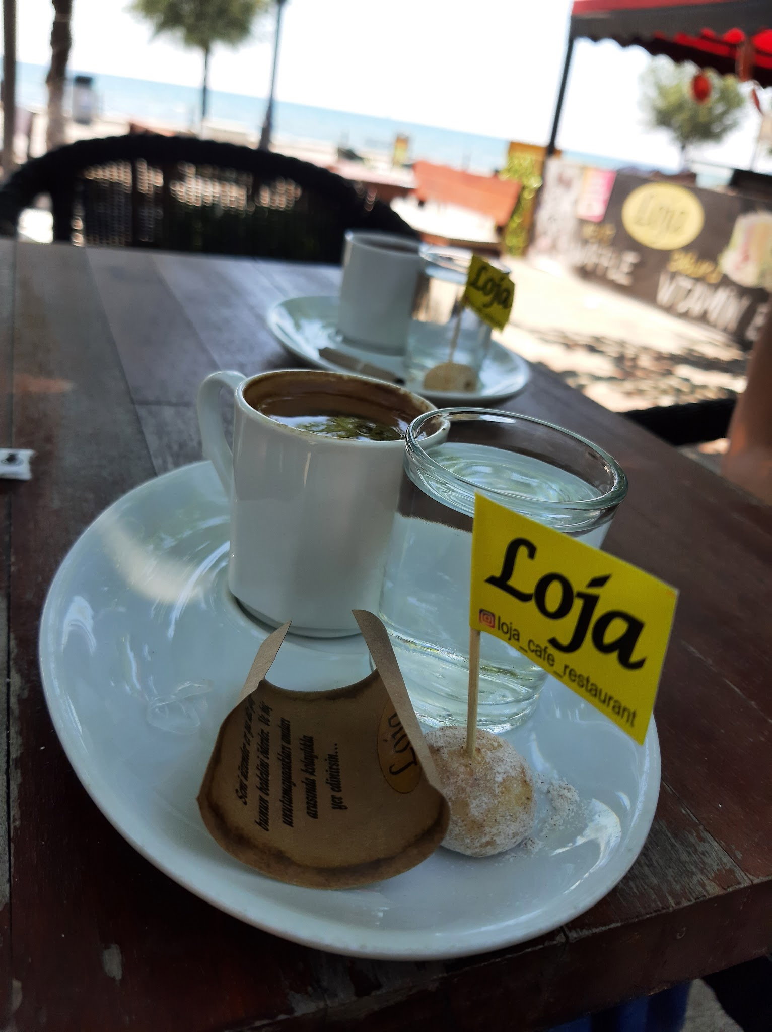 Loja Cafe & Restaurant