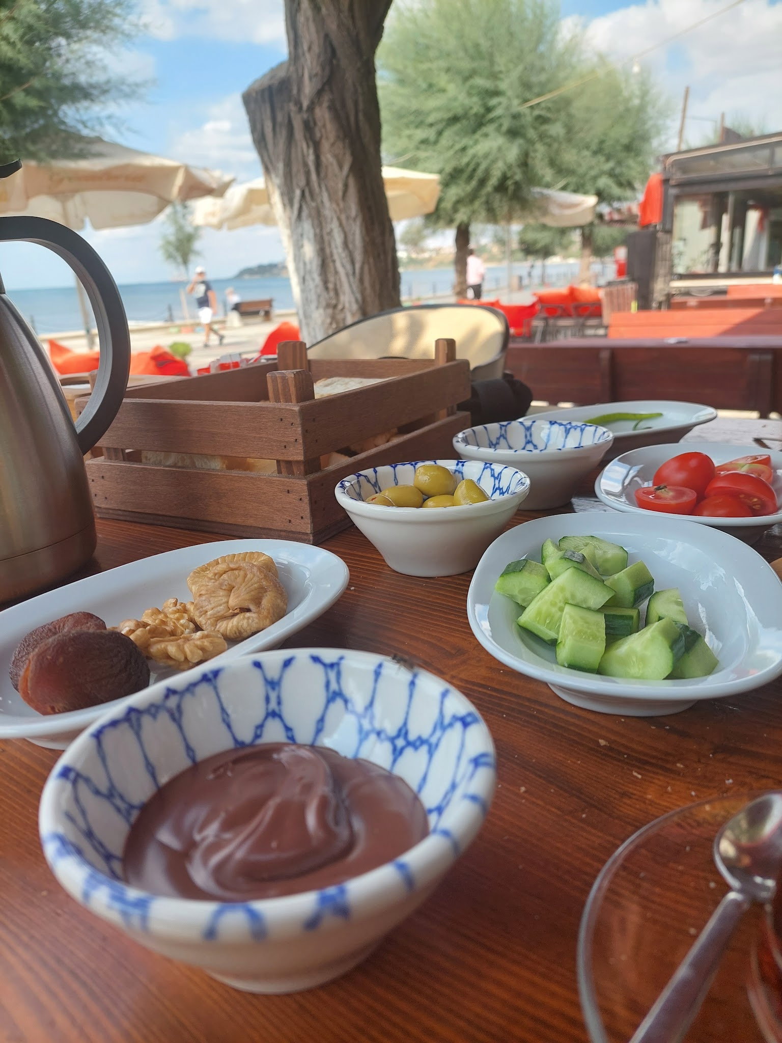 Loja Cafe & Restaurant