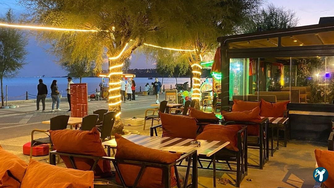 Loja Cafe & Restaurant