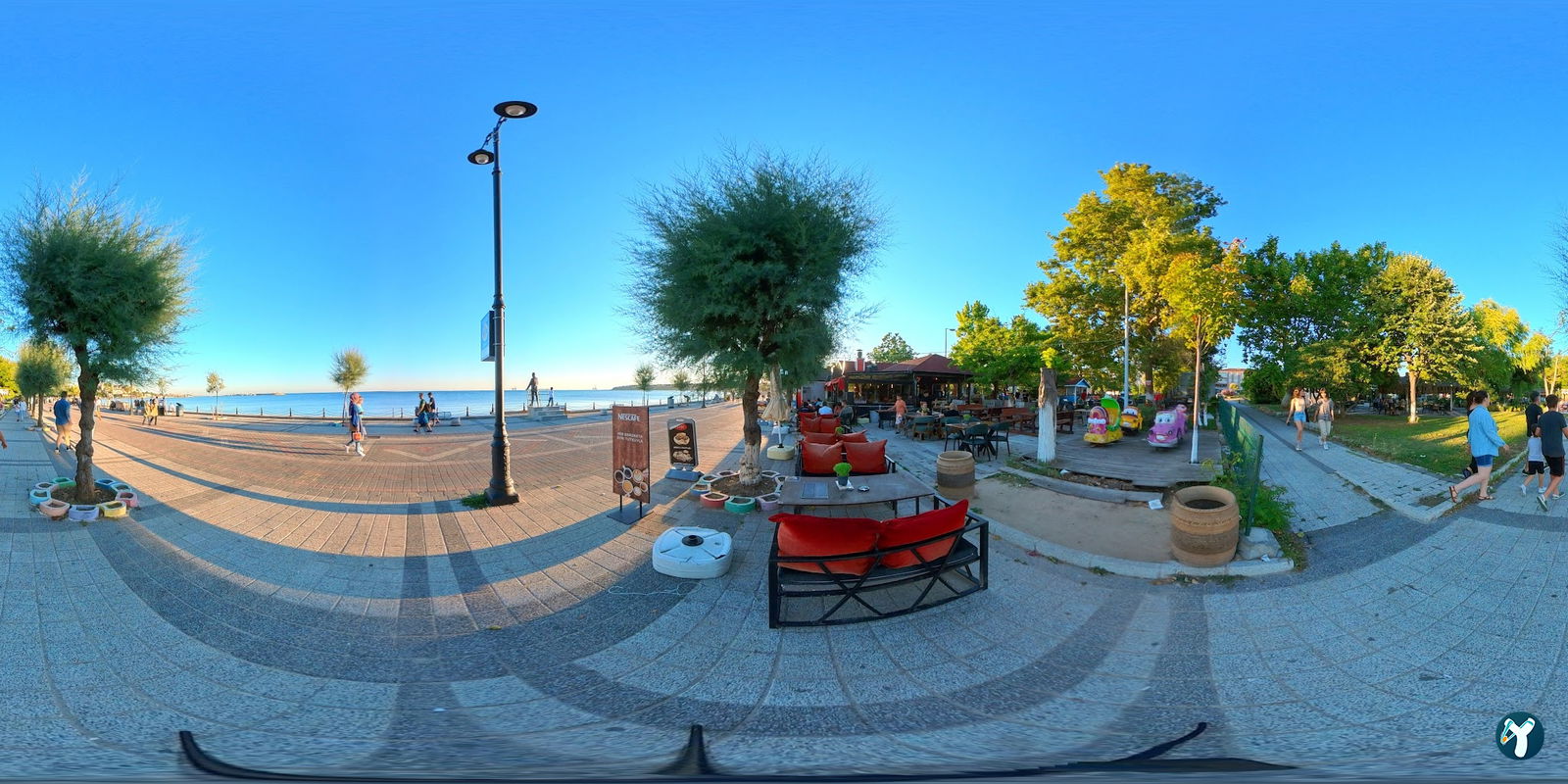 Loja Cafe & Restaurant