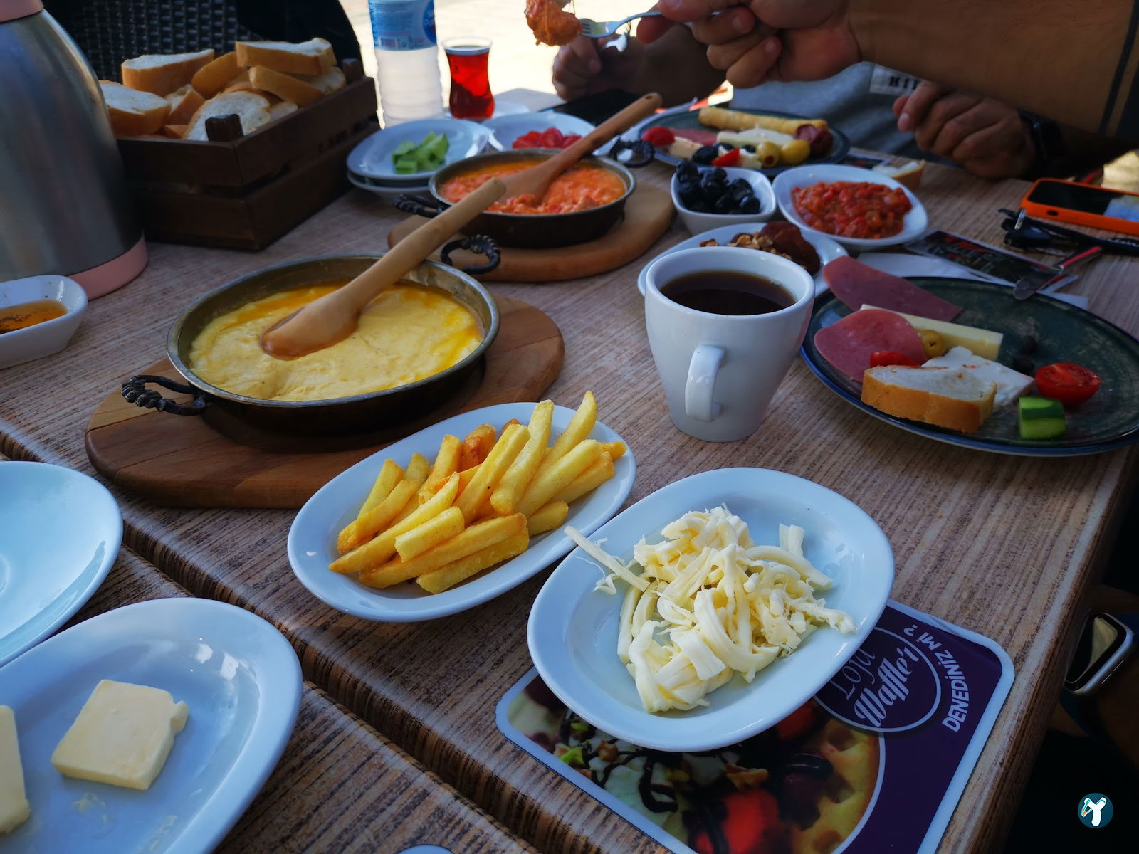 Loja Cafe & Restaurant