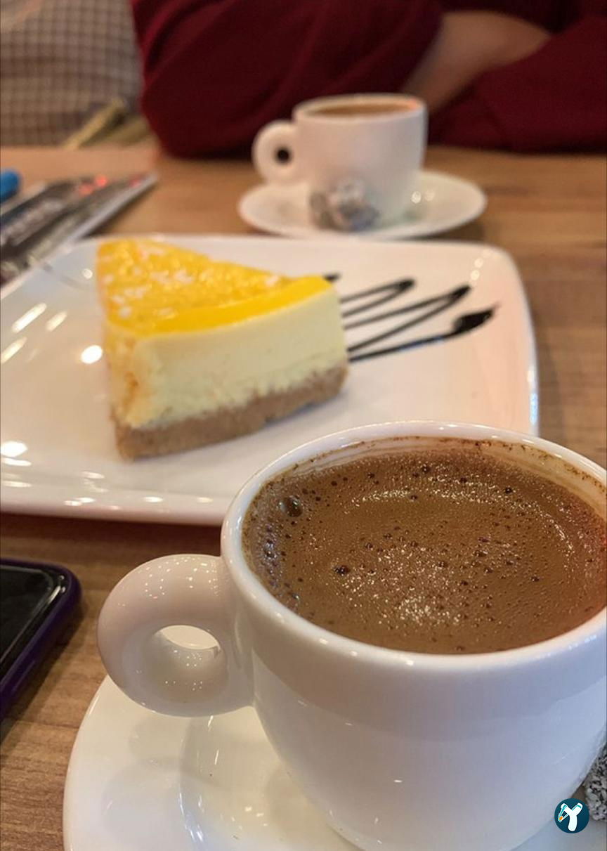 Loja Cafe & Restaurant